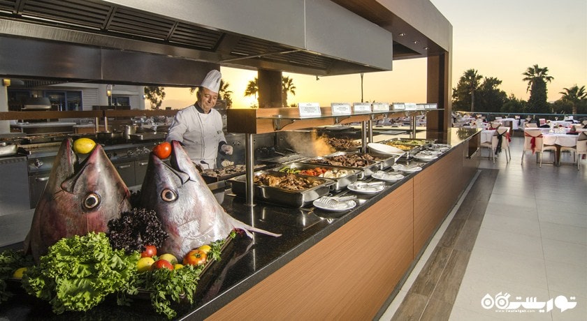 رستوران اصلی هتل گراند بلو اسکای اینتر نشنال